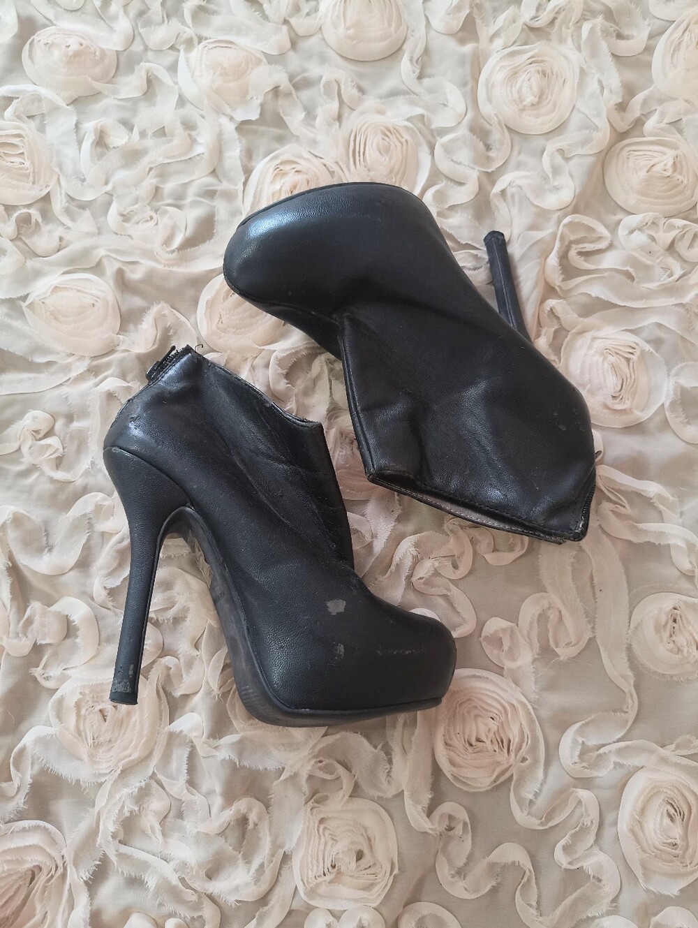 Women’s Black High Heel Platform Ankle Booties - Picture 2 of 4